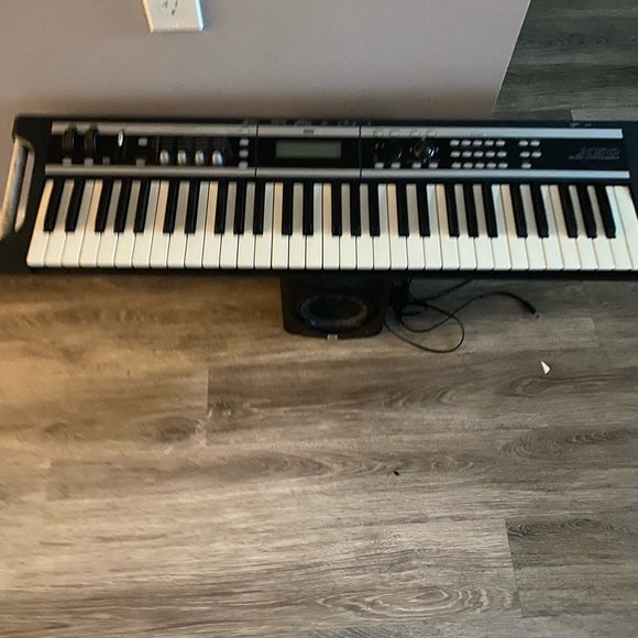 Krong keyboard, jbl speaker - Picture 6 of 8